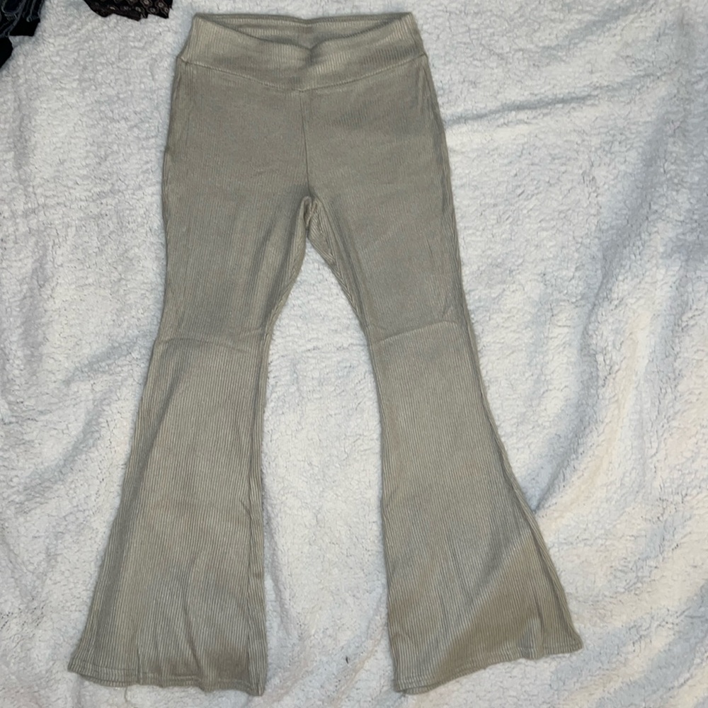 Green Ribbed Flare Leggings